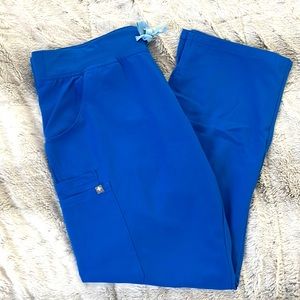 Figs brand cargo scrub pants in style- Kade